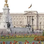 London Beauty Flat