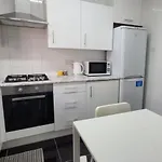 London Beauty Flat