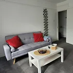 London Beauty Flat